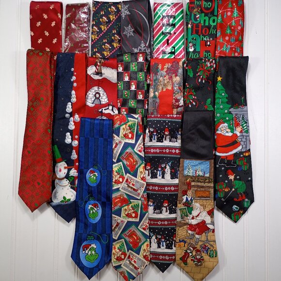 Vintage Christmas Neckties LOT OF 18 Hallmark Santa Claus Grinch Holiday Ties - Picture 1 of 16